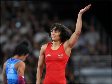 Vinesh Phogat disqualified: विनेश फोगाट को नही मिलेगा कोई मेडल ओलंपिक में अयोग्य घोषित! यह है वजह